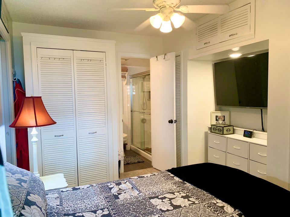 На продажу: $79,900 (1 спален, 1 ванн, 646 Квадратных фут)