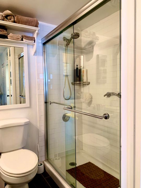 На продажу: $79,900 (1 спален, 1 ванн, 646 Квадратных фут)