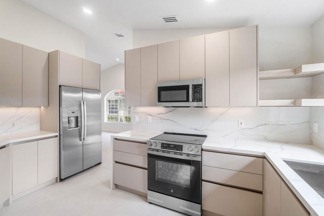 For Sale: $485,000 (3 beds, 2 baths, 1466 Square Feet)