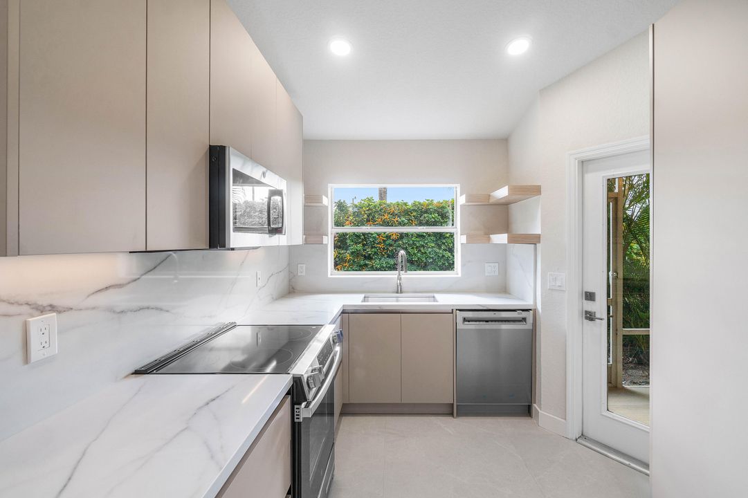 For Sale: $485,000 (3 beds, 2 baths, 1466 Square Feet)