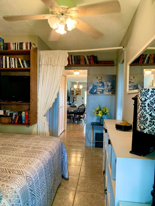 На продажу: $79,900 (1 спален, 1 ванн, 646 Квадратных фут)