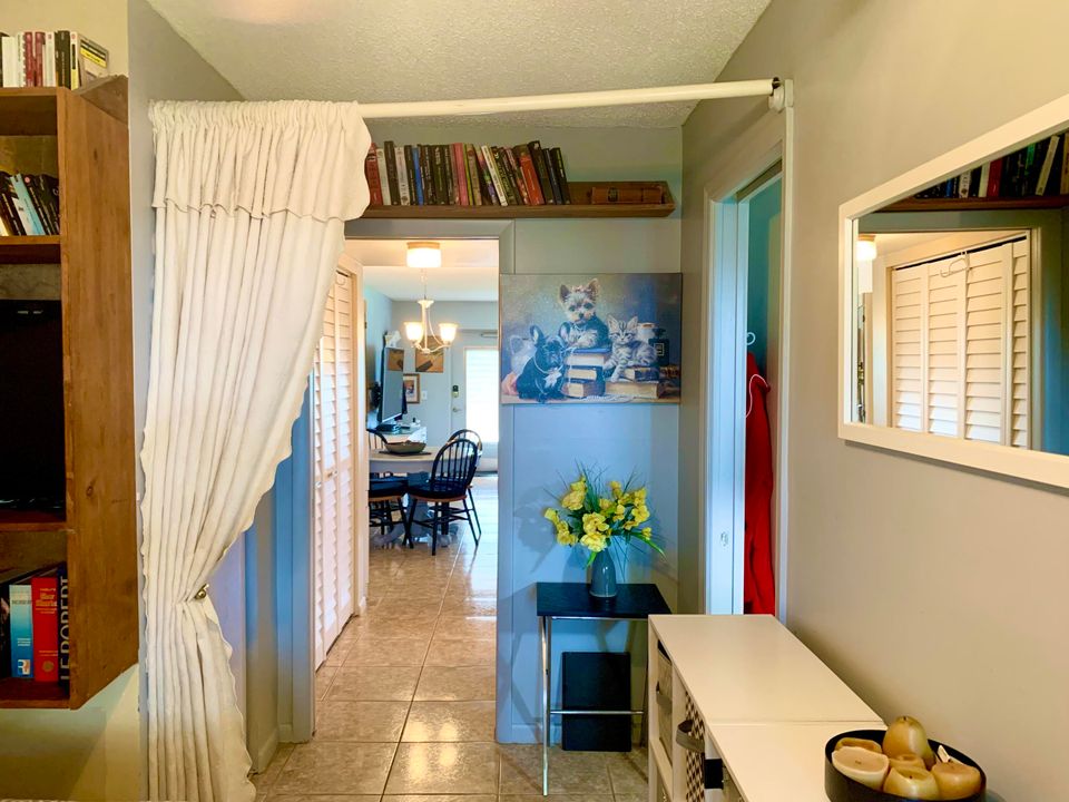 На продажу: $79,900 (1 спален, 1 ванн, 646 Квадратных фут)