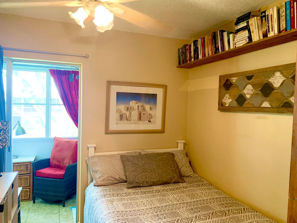 На продажу: $79,900 (1 спален, 1 ванн, 646 Квадратных фут)