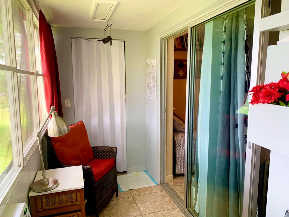 На продажу: $79,900 (1 спален, 1 ванн, 646 Квадратных фут)