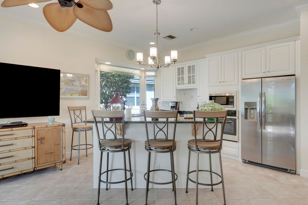 待售: $949,000 (4 贝兹, 2 浴室, 2085 平方英尺)