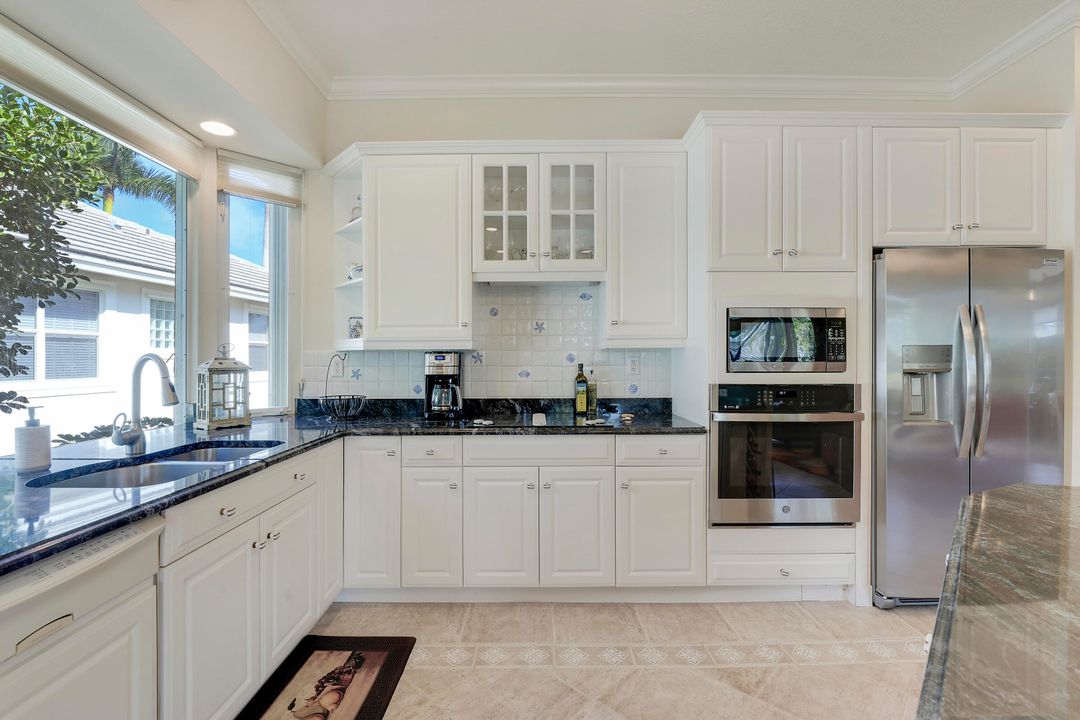 待售: $949,000 (4 贝兹, 2 浴室, 2085 平方英尺)