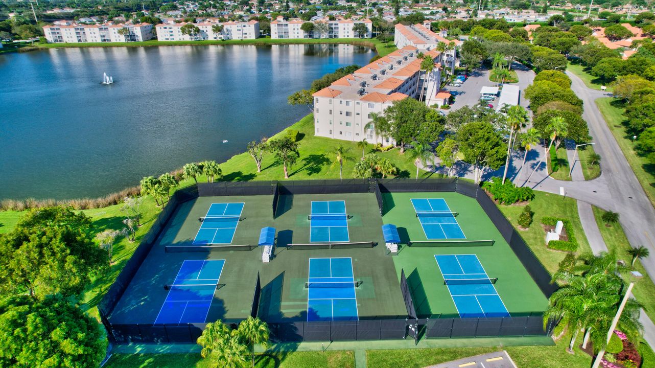 For Sale: $389,900 (2 beds, 2 baths, 1460 Square Feet)