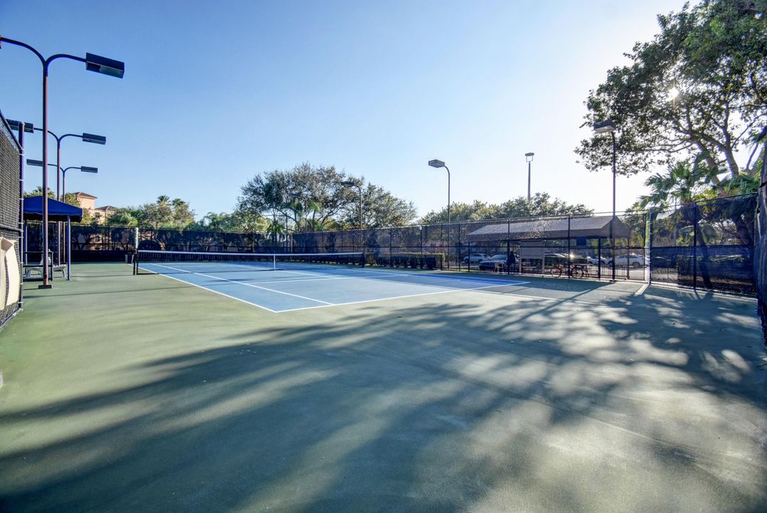 For Sale: $389,900 (2 beds, 2 baths, 1460 Square Feet)