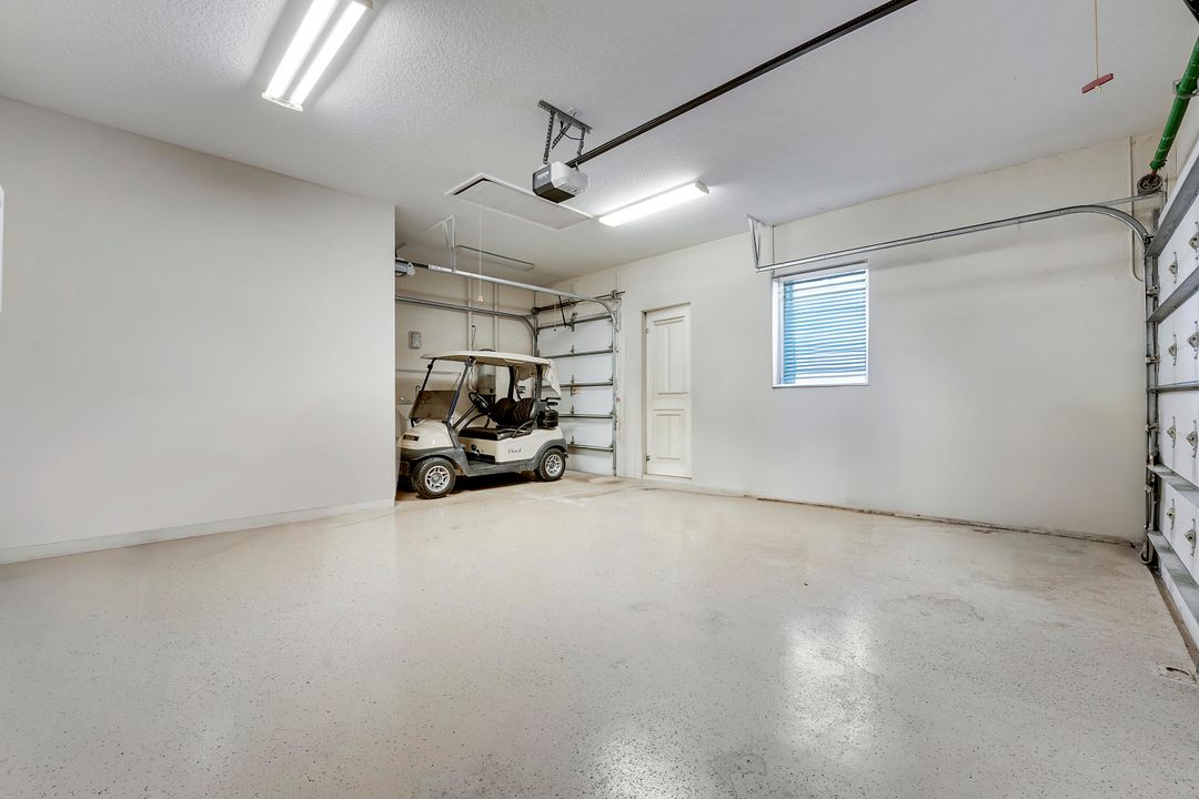 待售: $949,000 (4 贝兹, 2 浴室, 2085 平方英尺)