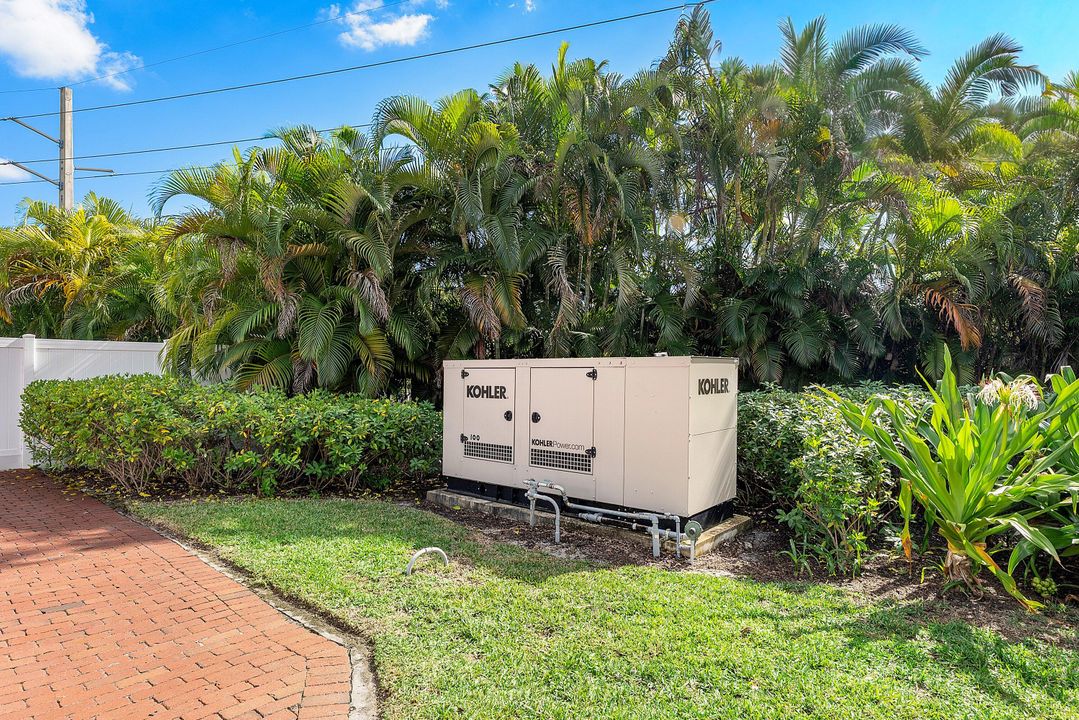 For Sale: $5,990,000 (5 beds, 6 baths, 5990 Square Feet)