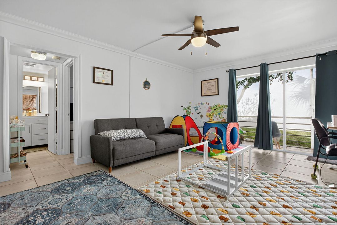 For Sale: $169,000 (1 beds, 1 baths, 800 Square Feet)