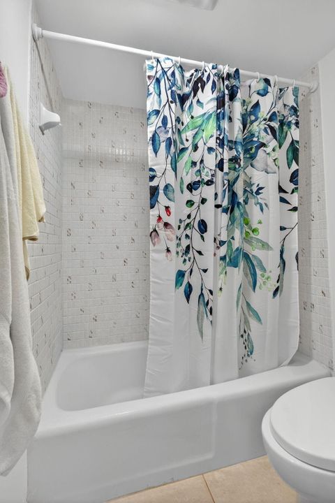 For Sale: $169,000 (1 beds, 1 baths, 800 Square Feet)