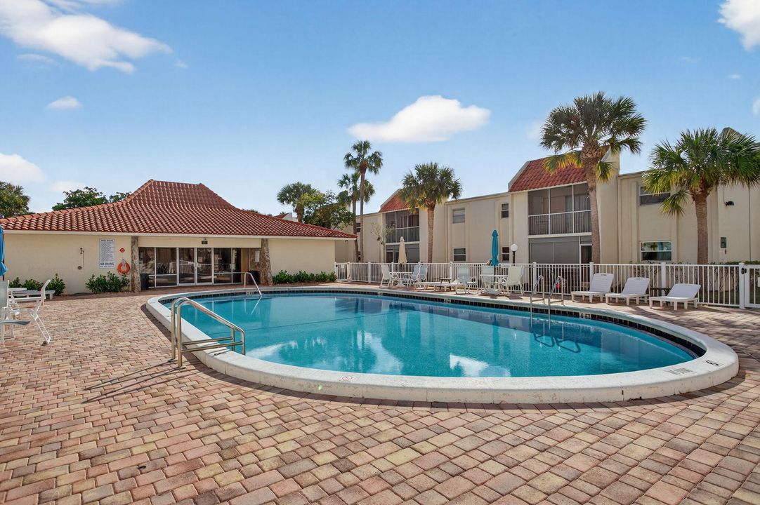 For Sale: $169,000 (1 beds, 1 baths, 800 Square Feet)