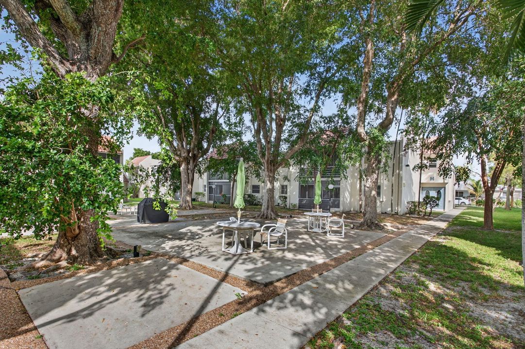 For Sale: $169,000 (1 beds, 1 baths, 800 Square Feet)