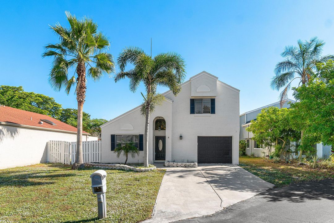 For Sale: $429,900 (3 beds, 2 baths, 1672 Square Feet)