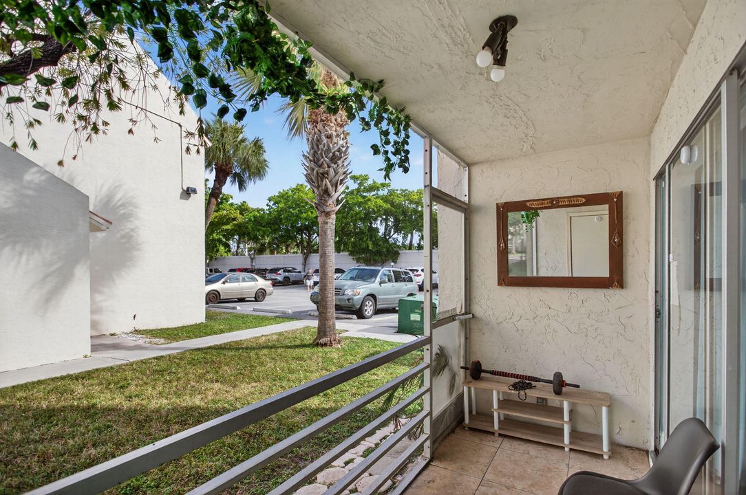 For Sale: $169,000 (1 beds, 1 baths, 800 Square Feet)