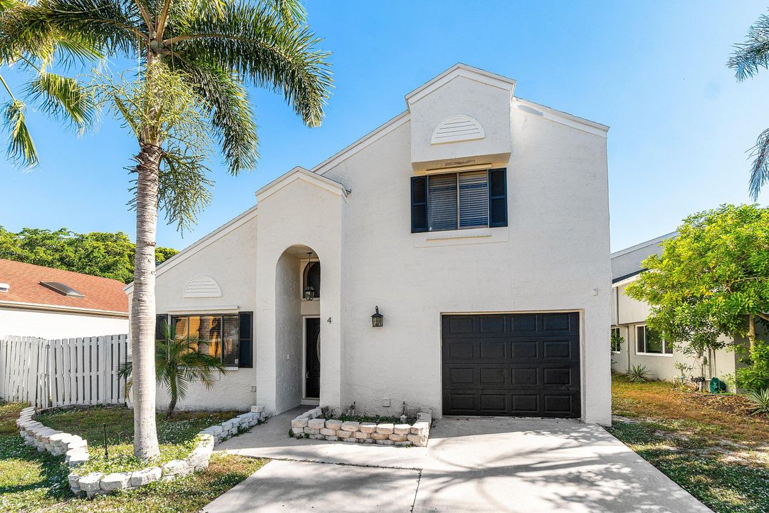 For Sale: $429,900 (3 beds, 2 baths, 1672 Square Feet)