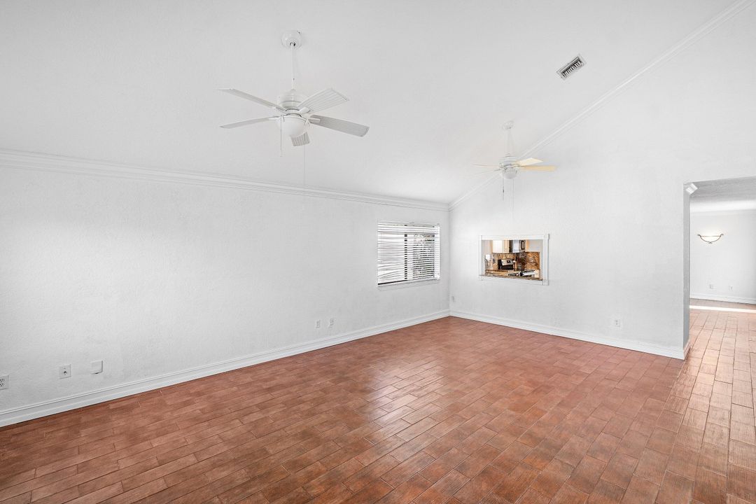 For Sale: $429,900 (3 beds, 2 baths, 1672 Square Feet)