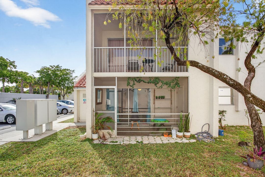 For Sale: $169,000 (1 beds, 1 baths, 800 Square Feet)