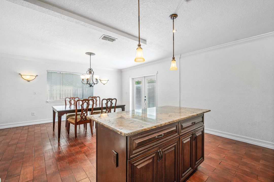 For Sale: $429,900 (3 beds, 2 baths, 1672 Square Feet)