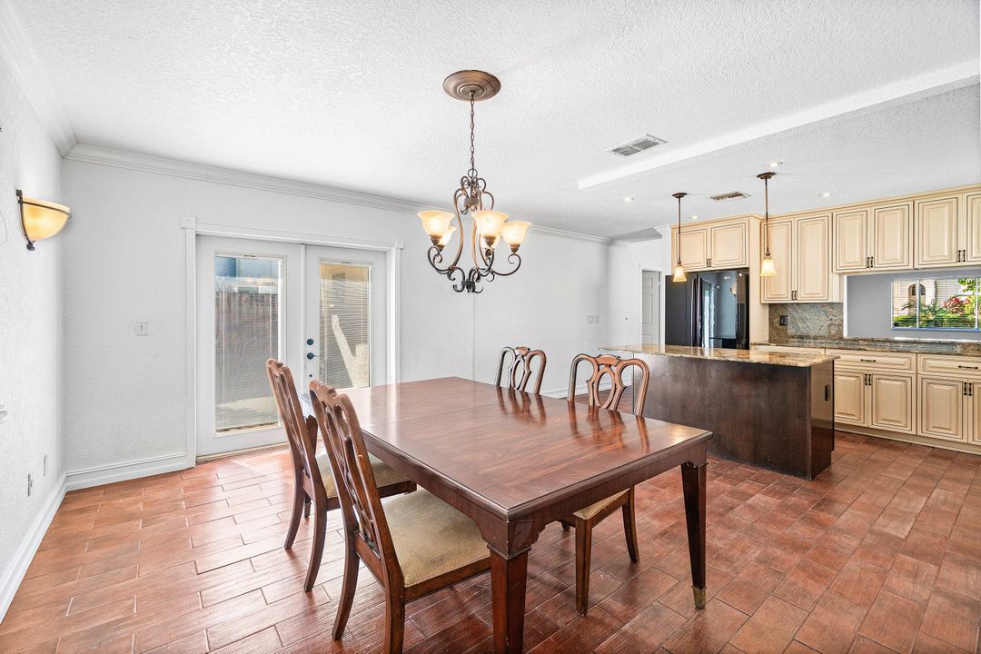 For Sale: $429,900 (3 beds, 2 baths, 1672 Square Feet)