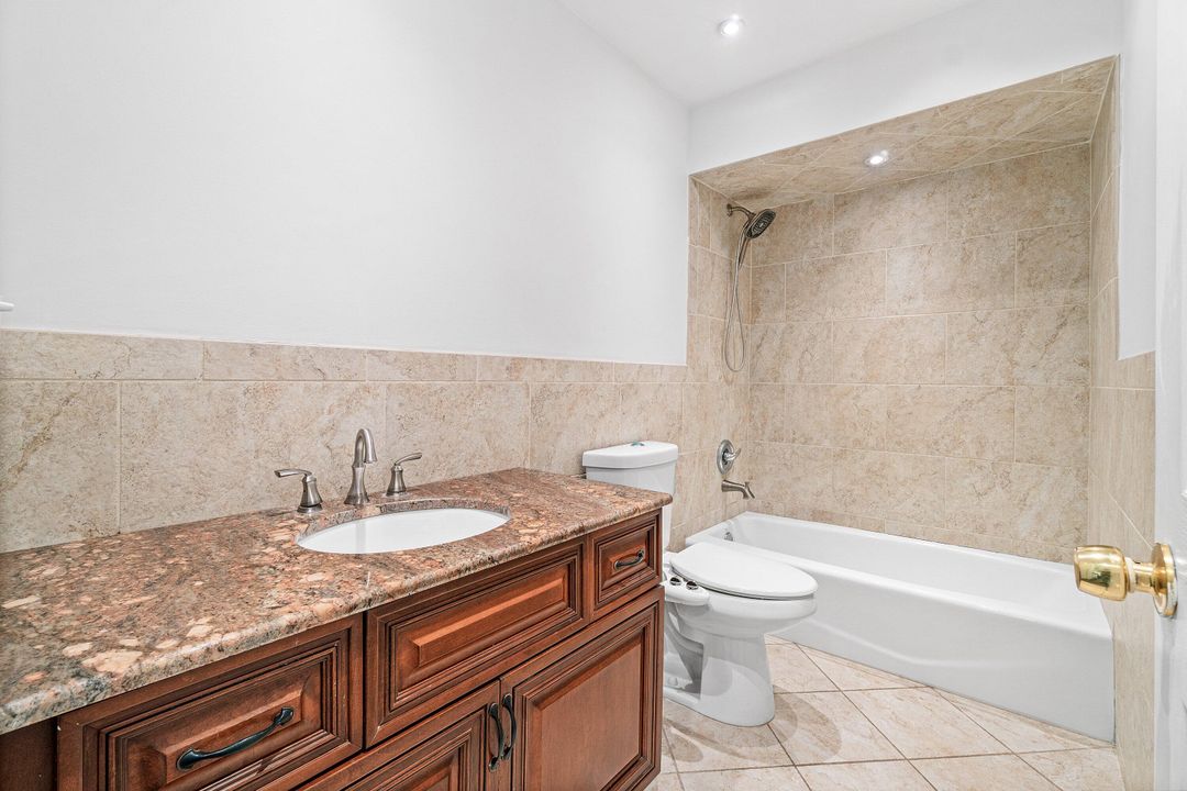 For Sale: $429,900 (3 beds, 2 baths, 1672 Square Feet)