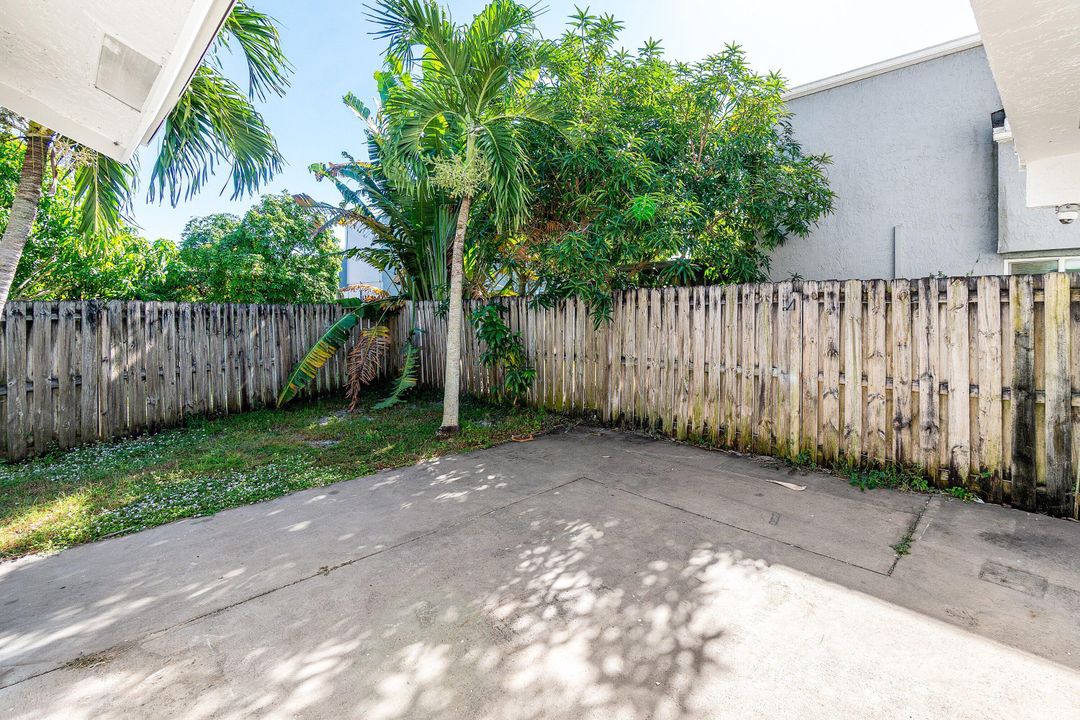 For Sale: $429,900 (3 beds, 2 baths, 1672 Square Feet)