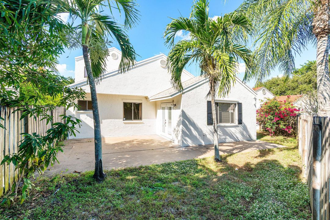 For Sale: $429,900 (3 beds, 2 baths, 1672 Square Feet)