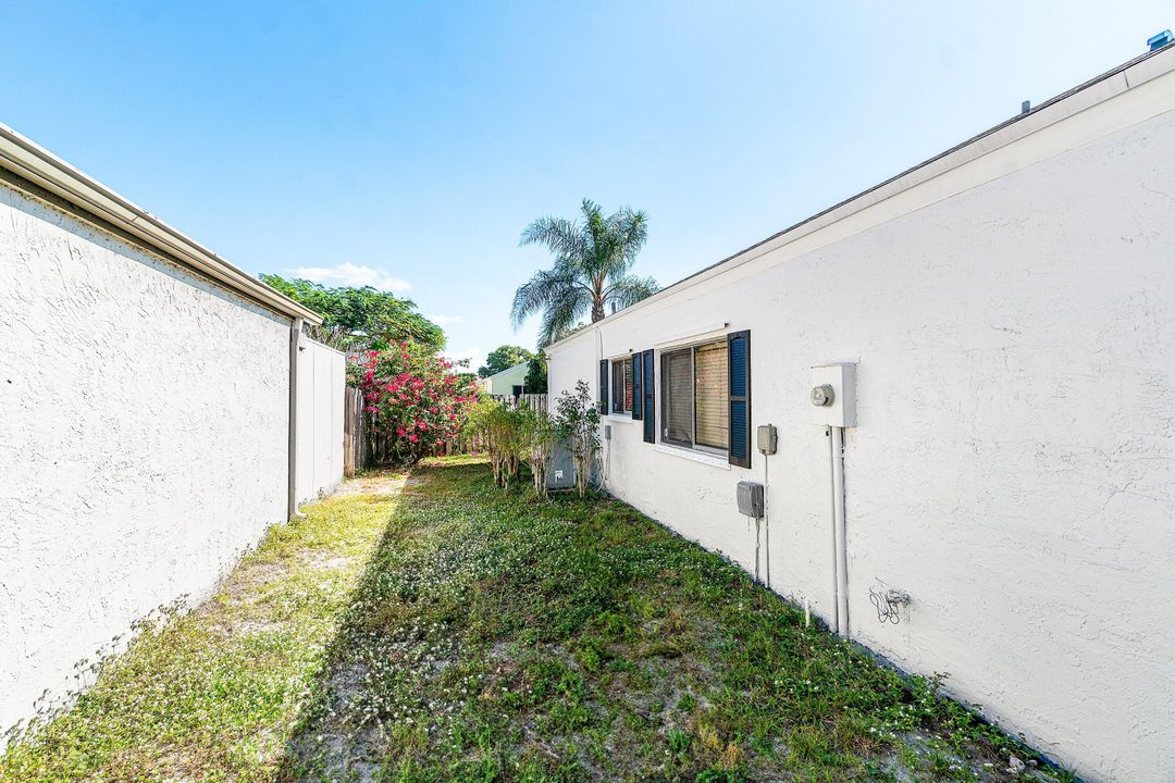 For Sale: $429,900 (3 beds, 2 baths, 1672 Square Feet)