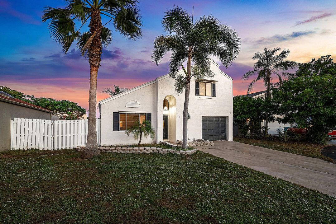 For Sale: $429,900 (3 beds, 2 baths, 1672 Square Feet)