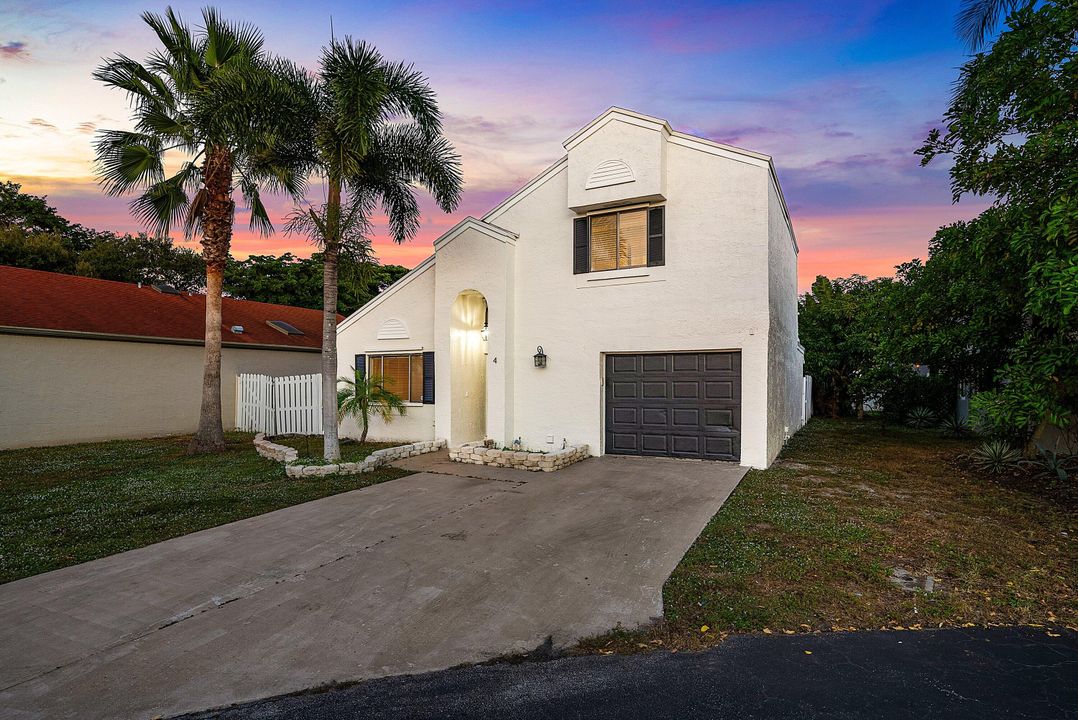 For Sale: $429,900 (3 beds, 2 baths, 1672 Square Feet)