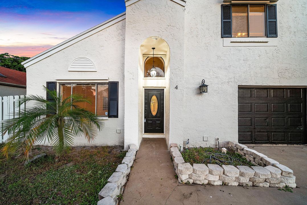 For Sale: $429,900 (3 beds, 2 baths, 1672 Square Feet)