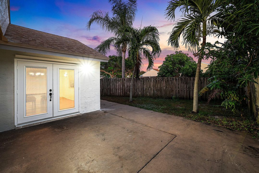 For Sale: $429,900 (3 beds, 2 baths, 1672 Square Feet)