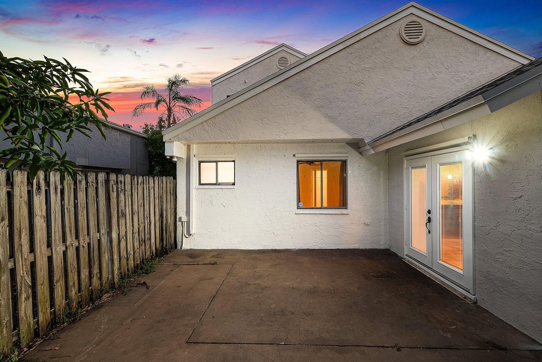 For Sale: $429,900 (3 beds, 2 baths, 1672 Square Feet)