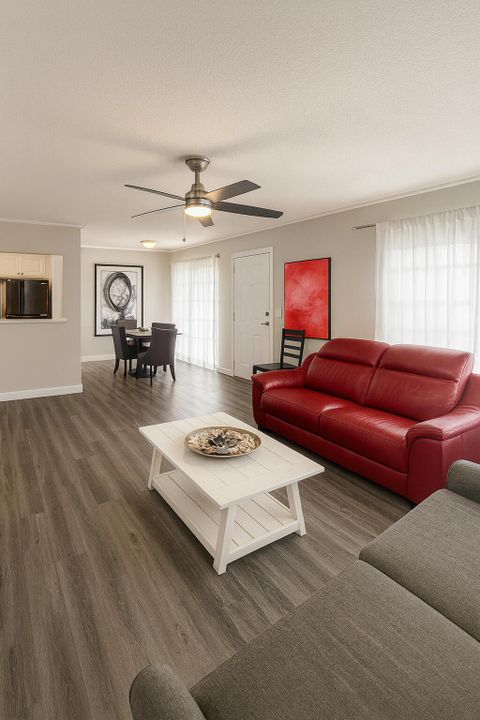 For Rent: $3,000 (2 beds, 2 baths, 945 Square Feet)