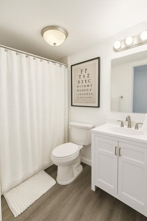 For Rent: $3,000 (2 beds, 2 baths, 945 Square Feet)