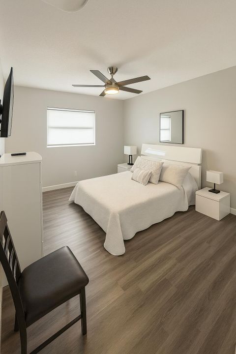 For Rent: $3,000 (2 beds, 2 baths, 945 Square Feet)