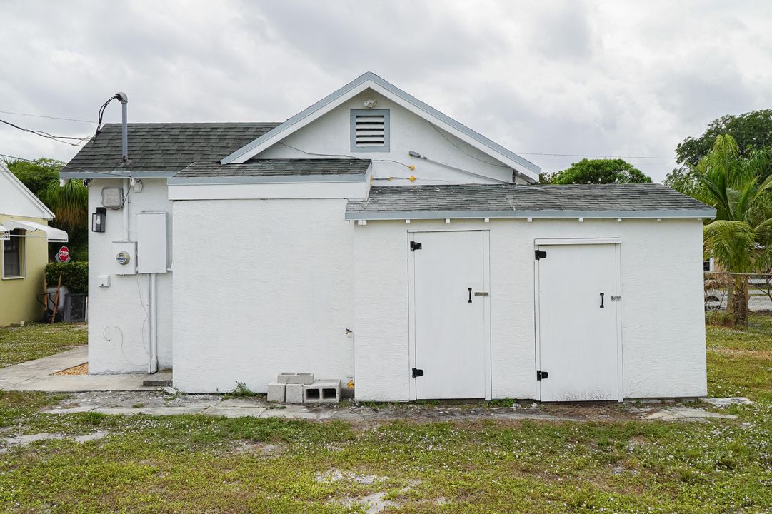 待售: $279,000 (2 贝兹, 1 浴室, 552 平方英尺)