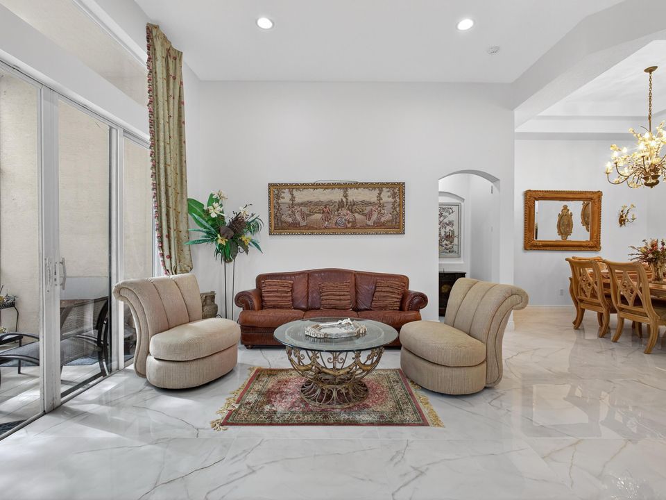 出租: $3,500 (3 贝兹, 2 浴室, 2237 平方英尺)