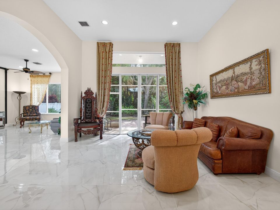 出租: $3,500 (3 贝兹, 2 浴室, 2237 平方英尺)