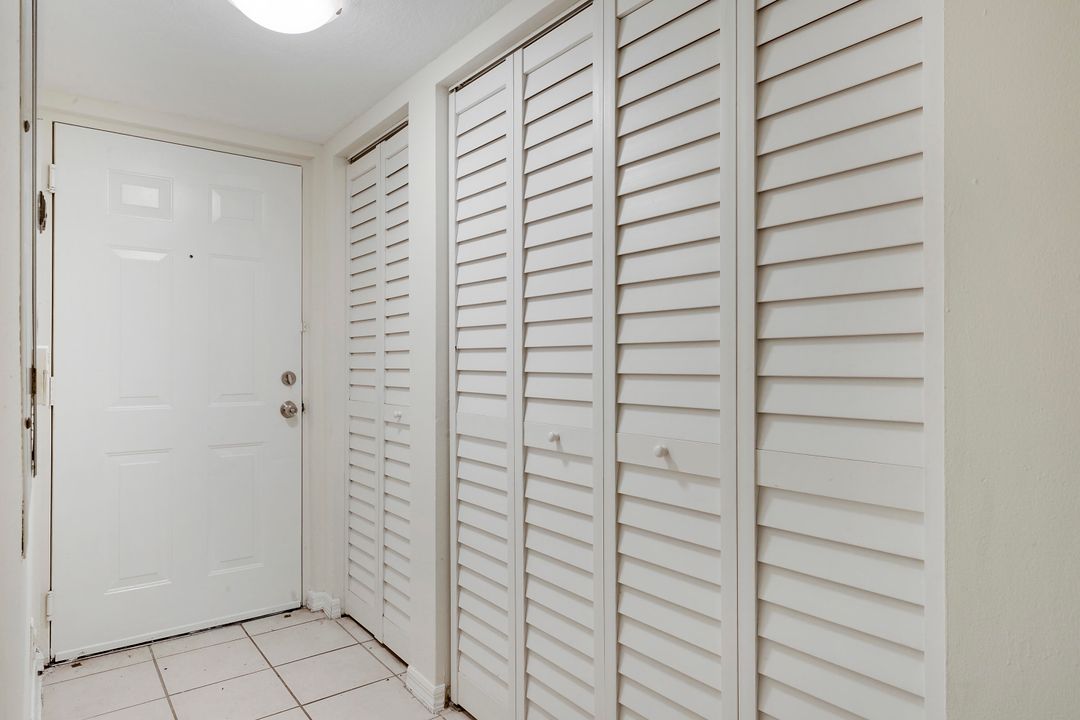 Active With Contract: $1,875 (2 beds, 2 baths, 1060 Square Feet)