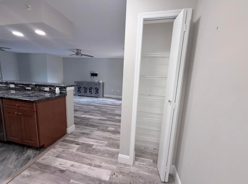Active With Contract: $2,950 (3 beds, 2 baths, 1144 Square Feet)