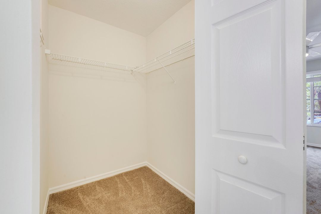 Active With Contract: $1,875 (2 beds, 2 baths, 1060 Square Feet)