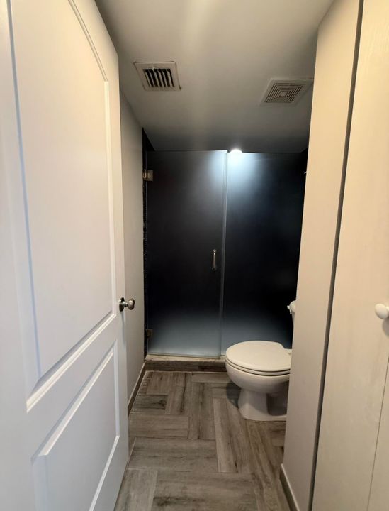 Active With Contract: $2,950 (3 beds, 2 baths, 1144 Square Feet)