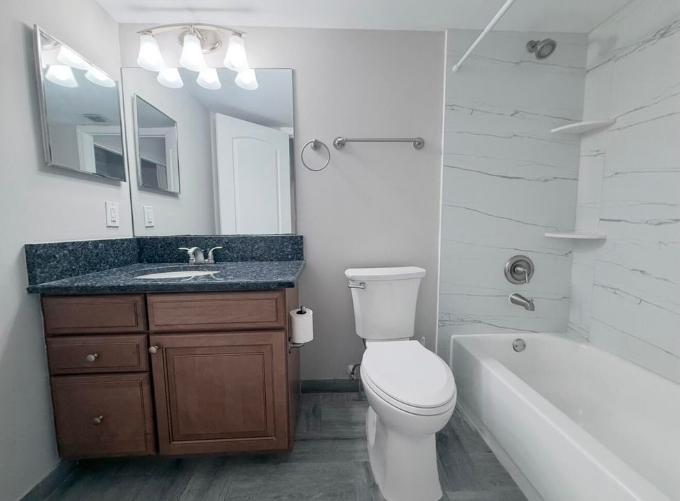 Active With Contract: $2,950 (3 beds, 2 baths, 1144 Square Feet)