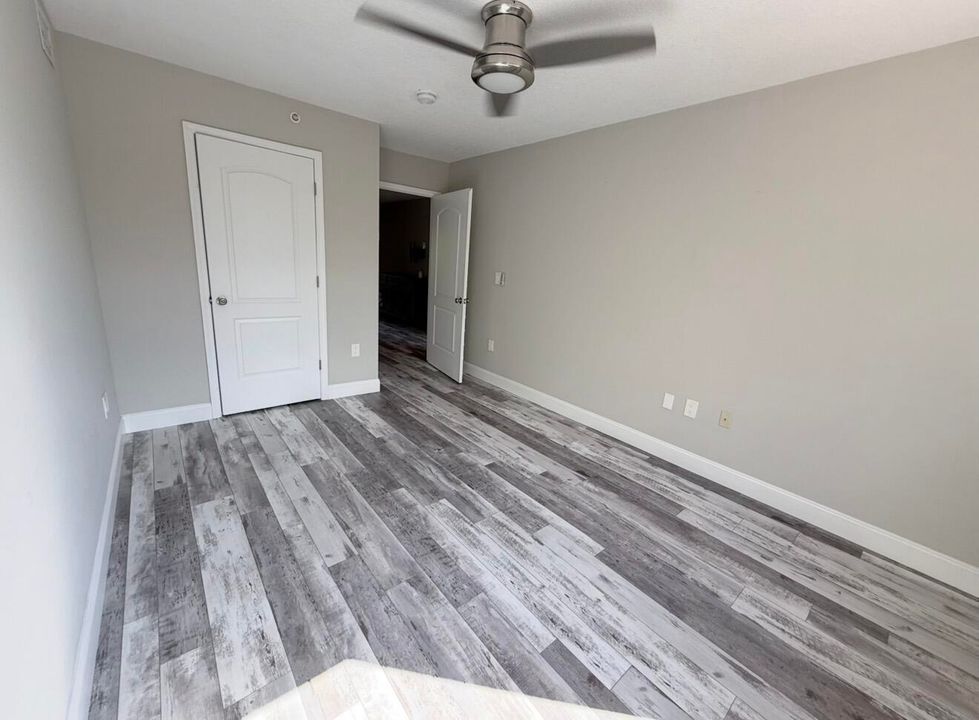 Active With Contract: $2,950 (3 beds, 2 baths, 1144 Square Feet)