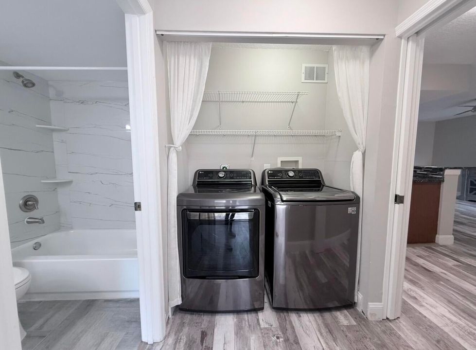 Active With Contract: $2,950 (3 beds, 2 baths, 1144 Square Feet)