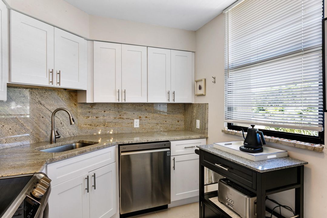 For Rent: $5,500 (2 beds, 2 baths, 1244 Square Feet)