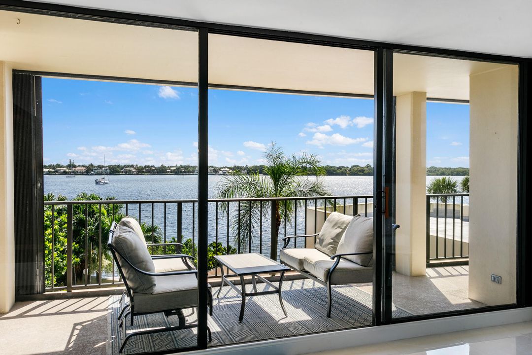 For Rent: $5,500 (2 beds, 2 baths, 1244 Square Feet)