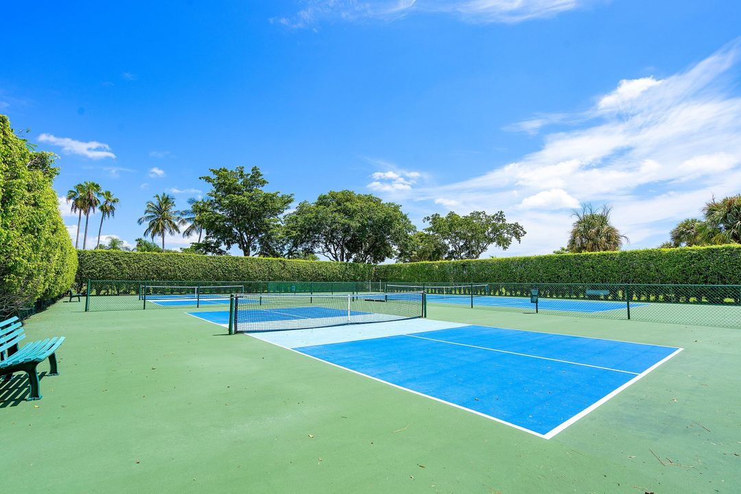 For Sale: $429,900 (3 beds, 2 baths, 1672 Square Feet)